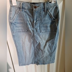 Lucky Brand denim pencil skirt w back slit  Sz 2/w26